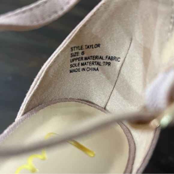 New in box lulus Taylor Blush Suede Ankle Strap Heels size 6 - Picture 7 of 7